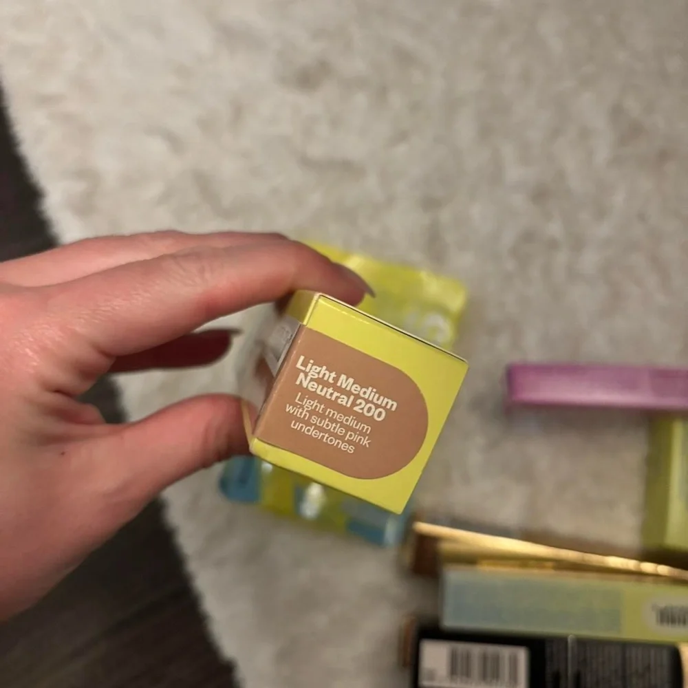 Makeup bundle - Picture 8 of 8